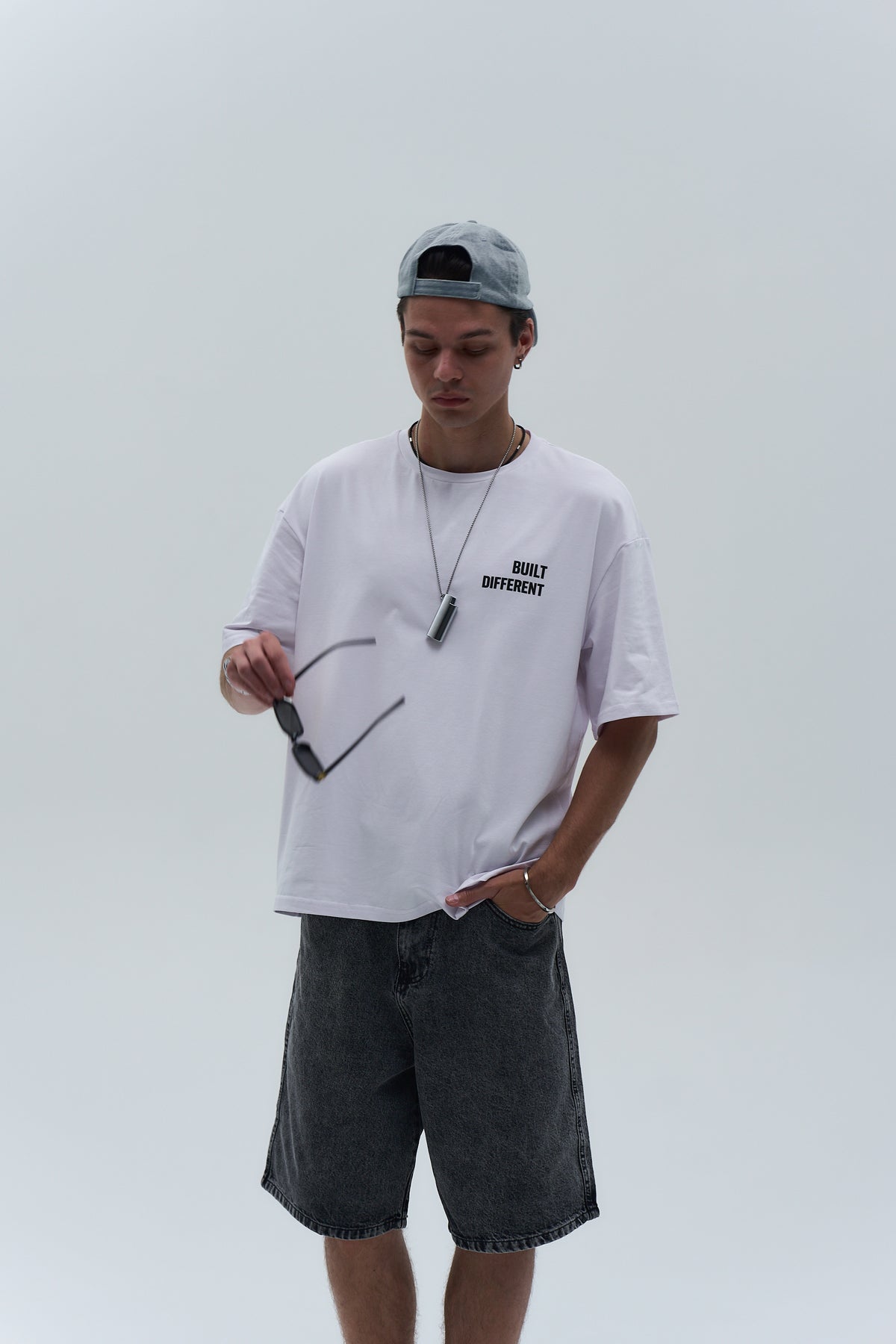 Джинсові шорти у сірому кольорі